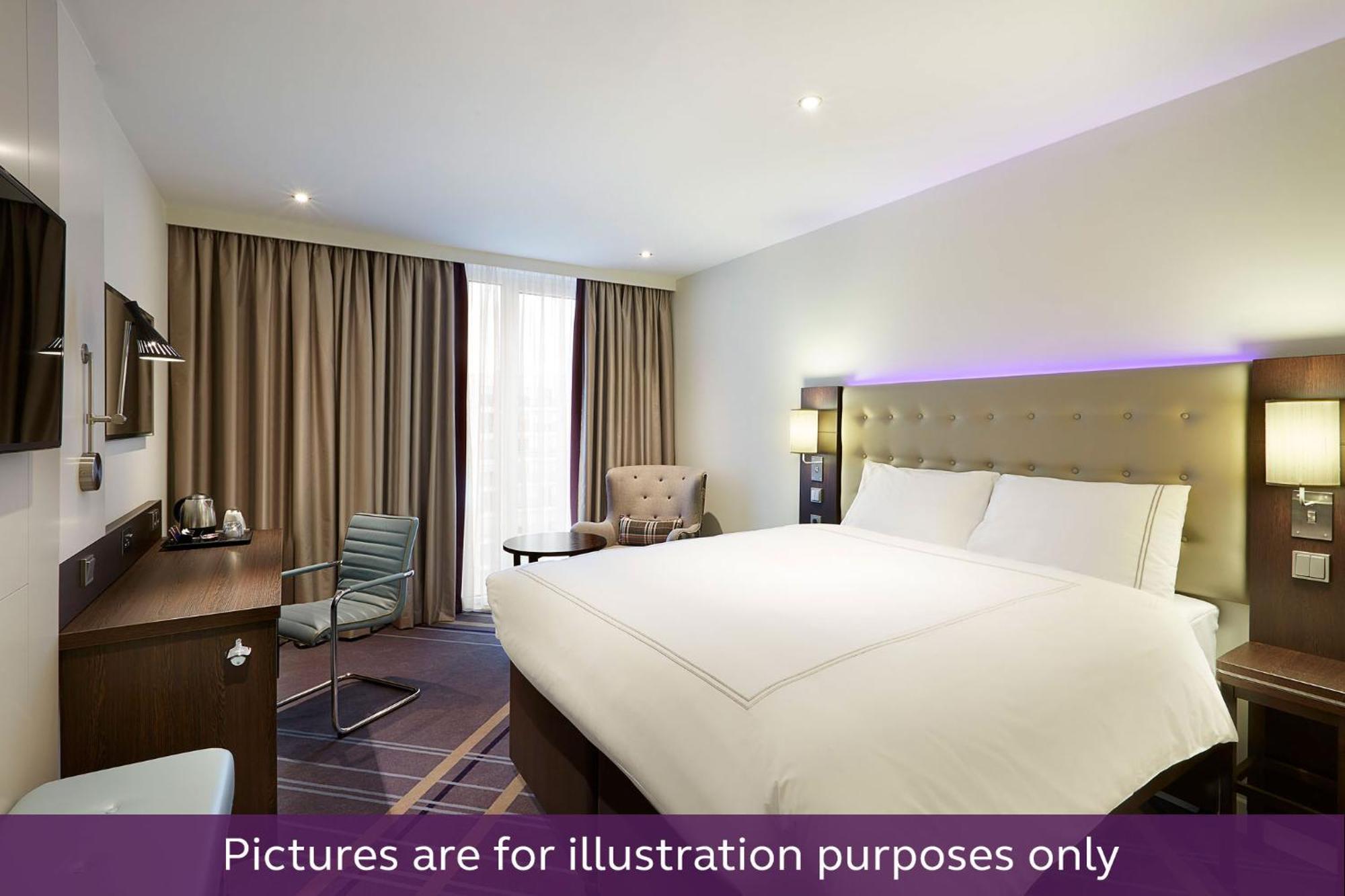 Premier Inn Koeln City Centre ภายนอก รูปภาพ
